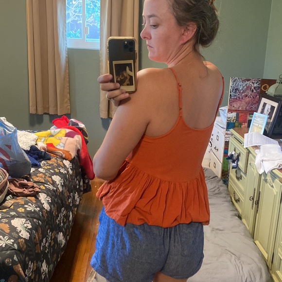 Baby doll ruffle bottom top. - Picture 6 of 6